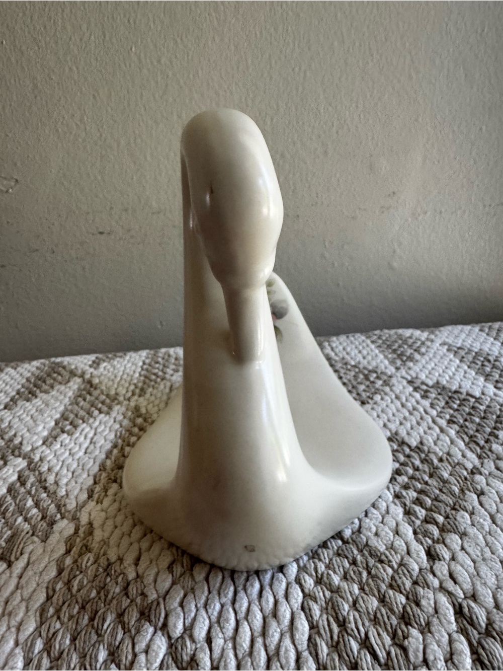 Vintage Pfaltzgraff for Aquetta Tea Rose Swan Hand Towel Holder - Picture 2 of 5